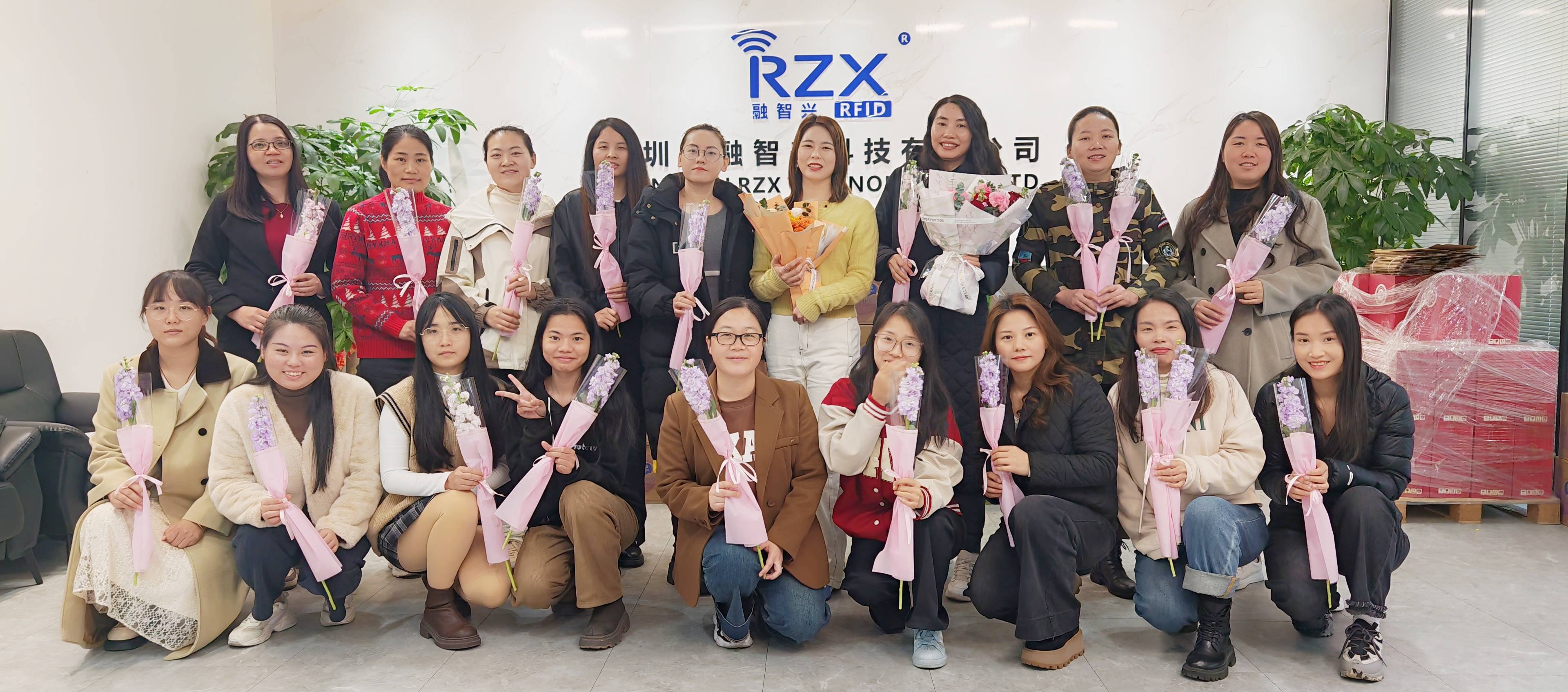 春风如你 熠熠芳华 | 融智兴科技暖心礼赠致敬“她力量”